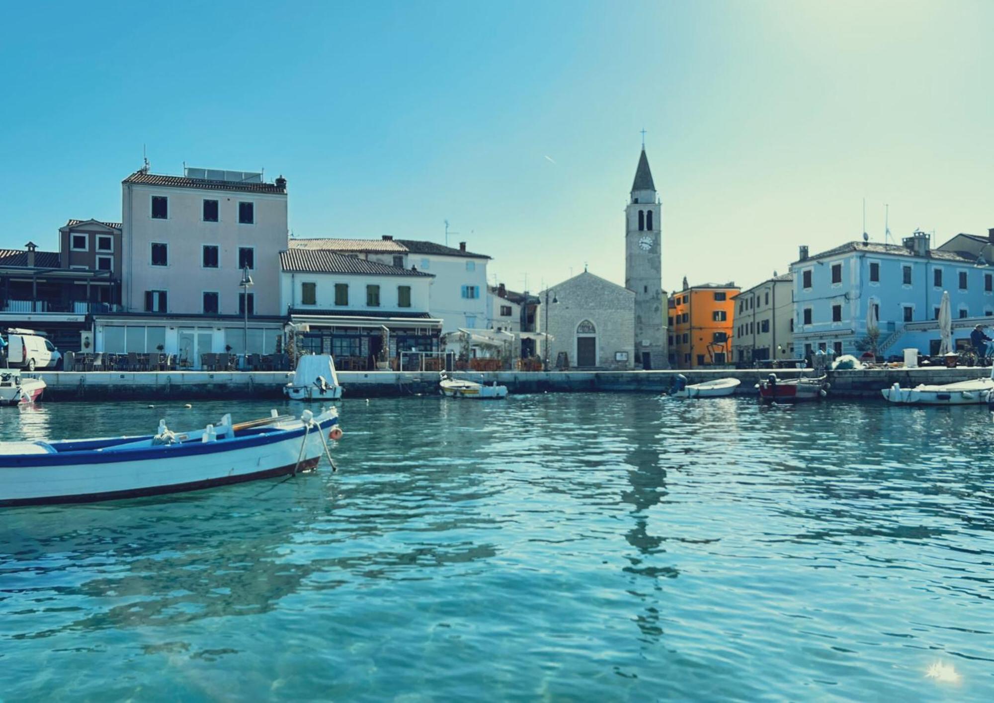 Marina 3*